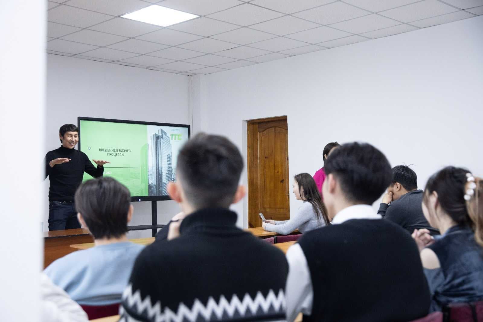 Business analyst of JSC "Transtelecom", Master of Technical Sciences Kayyrbayev Temirlan Beisenbaevich held a guest lecture on "What are business analytics? Fundamentals of business analysis". — 2