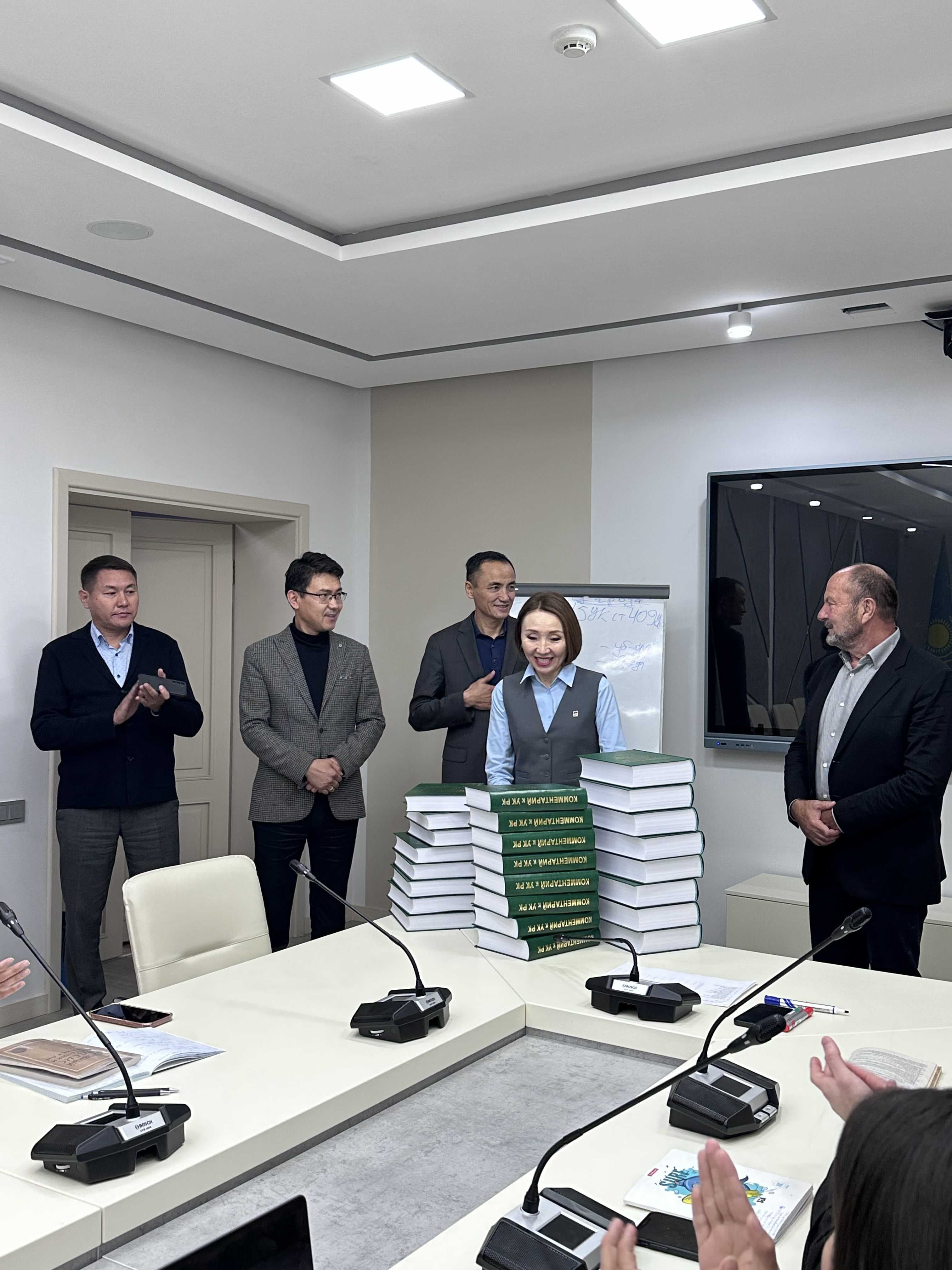 THE FAMOUS SCIENTIST DOCTOR OF LAW, PROFESSOR BORCHASHVILI ISIDOR SHAMILOVICH PRESENTED THE STUDENTS WITH A COMMENTARY ON THE CRIMINAL CODE OF THE REPUBLIC OF KAZAKHSTAN — 4