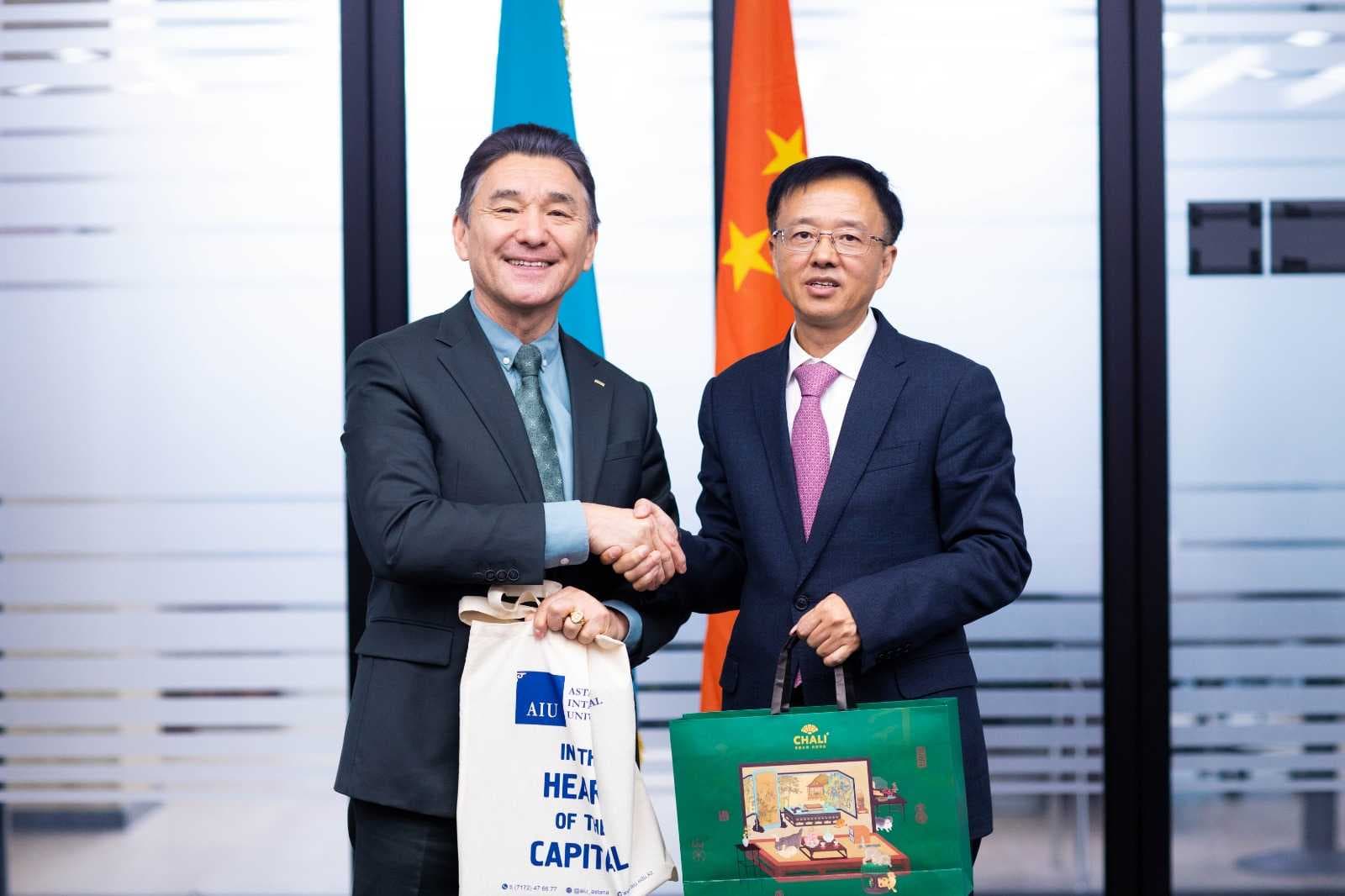 On October 24, two important meetings with delegations from China were held at Astana International University. — 1