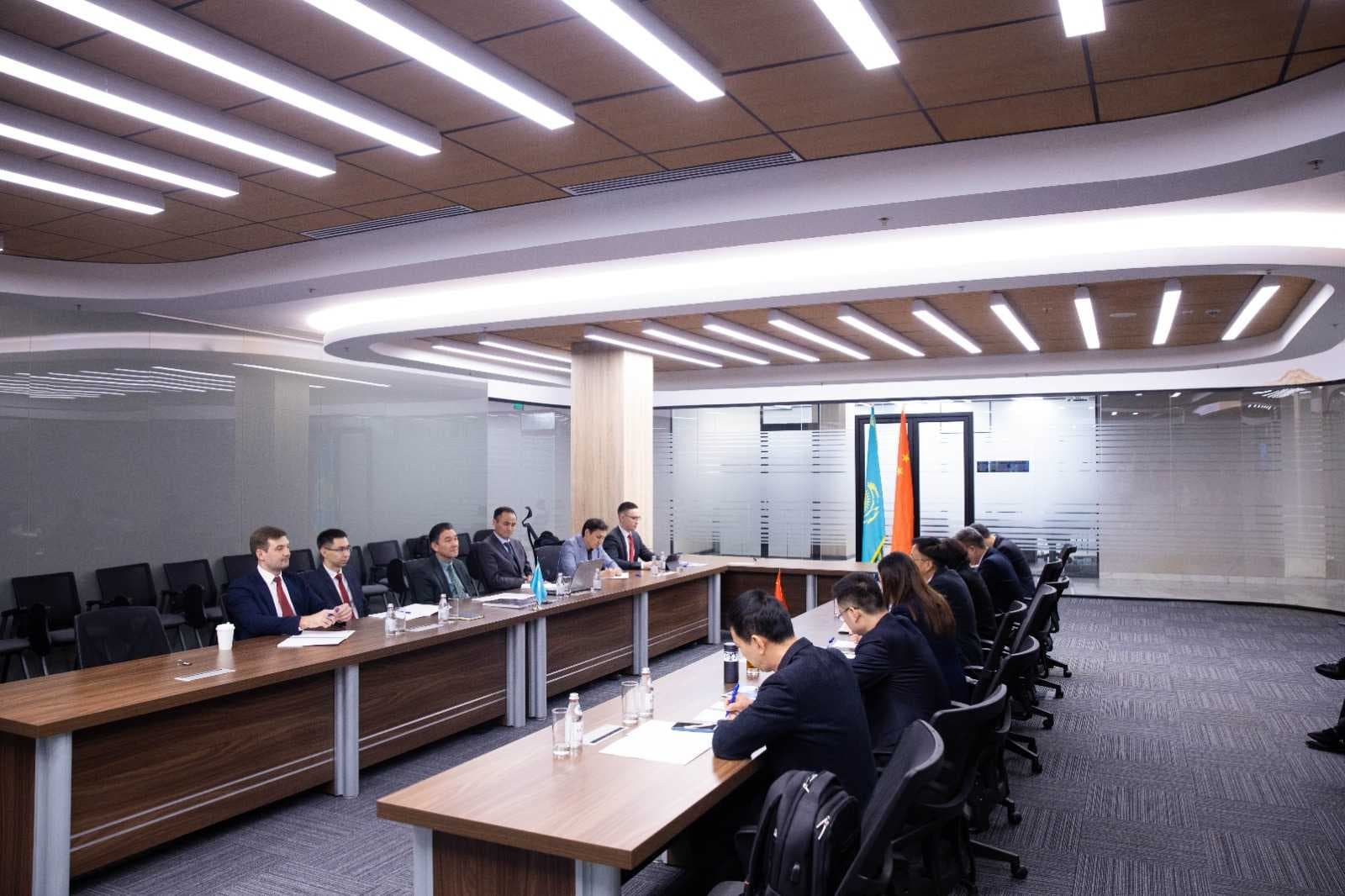On October 24, two important meetings with delegations from China were held at Astana International University. — 2