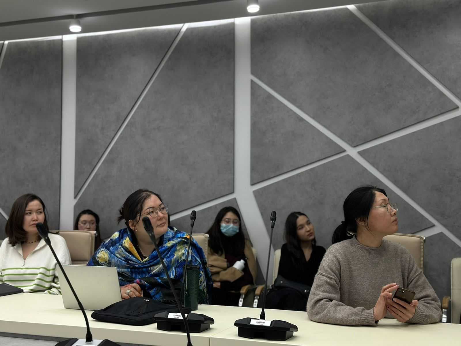 On December 11, 2023, Professor Simon Redfern of Nanyang Technological University (Singapore) conducted a seminar for the teaching staff of Astana International University — 3