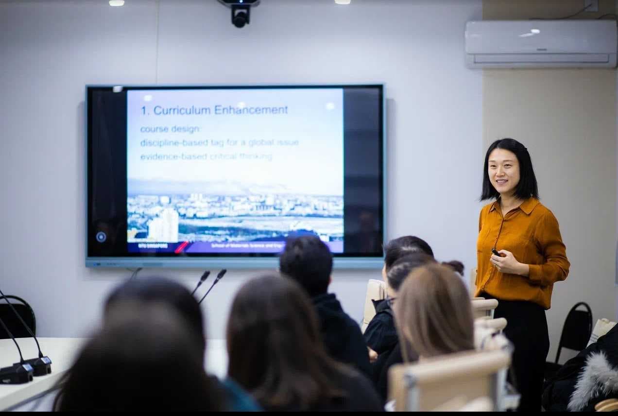 The visit of Professor Simon Redfern, the Dean of the College of Science at Nanyang Technological University, to Astana International University as part of the academic mobility program initiated by the Ministry of Education and Science of the Republic of Kazakhstan, has drawn to a close — 5
