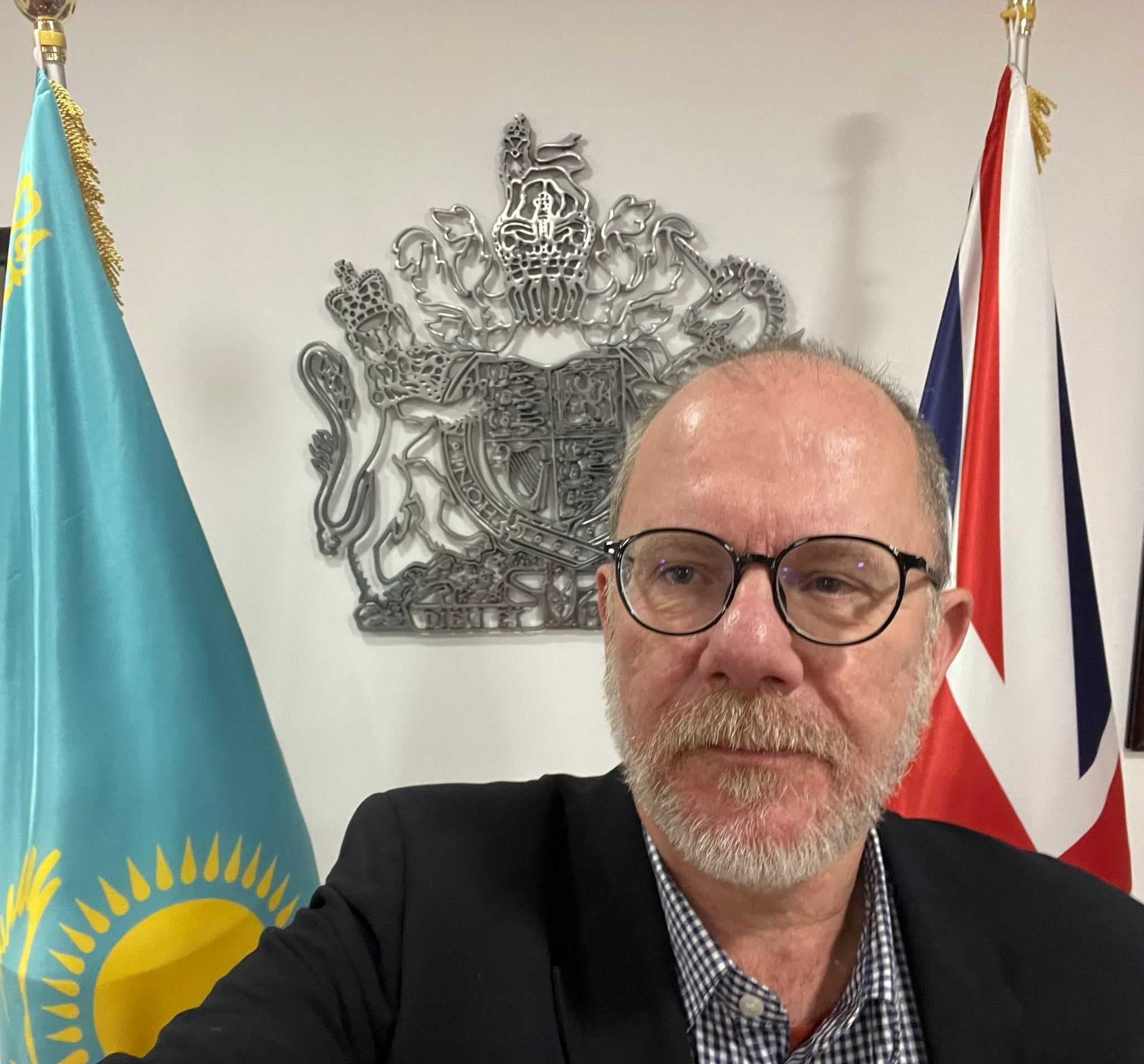 The visit of Professor Simon Redfern, the Dean of the College of Science at Nanyang Technological University, to Astana International University as part of the academic mobility program initiated by the Ministry of Education and Science of the Republic of Kazakhstan, has drawn to a close — 3