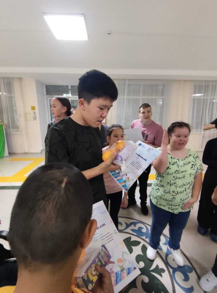 On 11/09/2023, as part of educational work, a creative meeting was held between the teaching staff and students of the Higher School of Arts and Design of Astana International University with students of the Nurly Zhurek Social Service Center. — 3