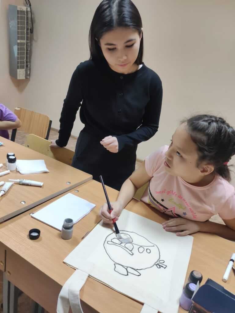 On 11/09/2023, as part of educational work, a creative meeting was held between the teaching staff and students of the Higher School of Arts and Design of Astana International University with students of the Nurly Zhurek Social Service Center. — 5