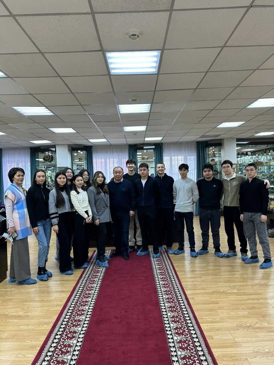 Geography students from the Higher School of Natural Sciences visited the Mineralogical Museum — 1