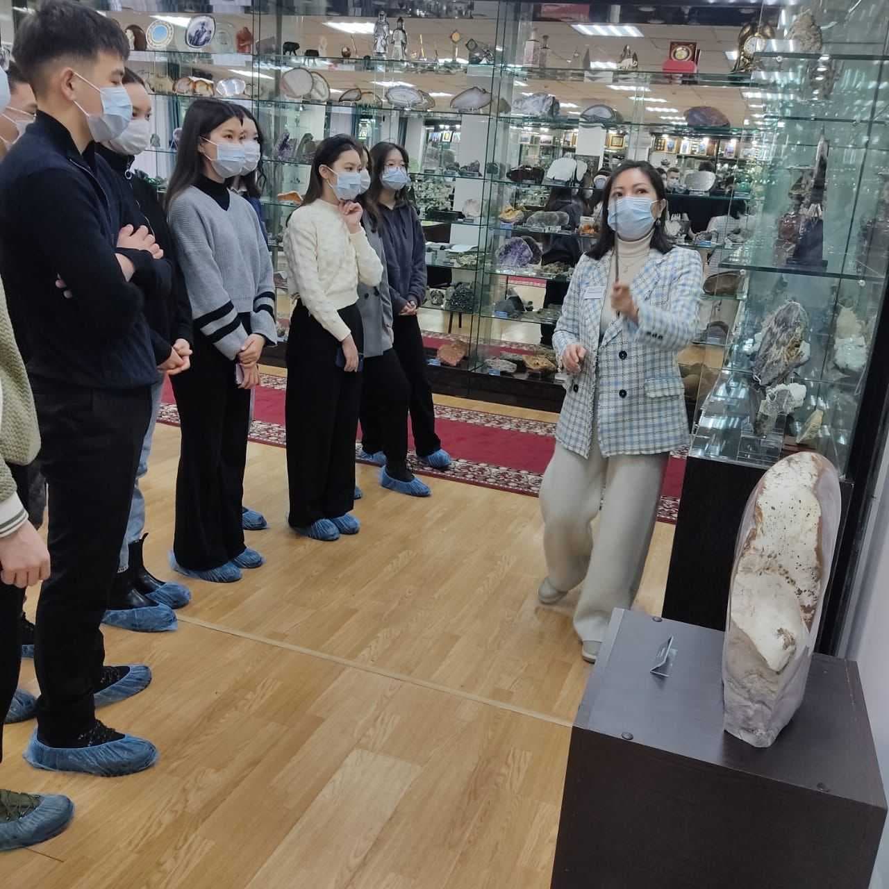 Geography students from the Higher School of Natural Sciences visited the Mineralogical Museum — 2