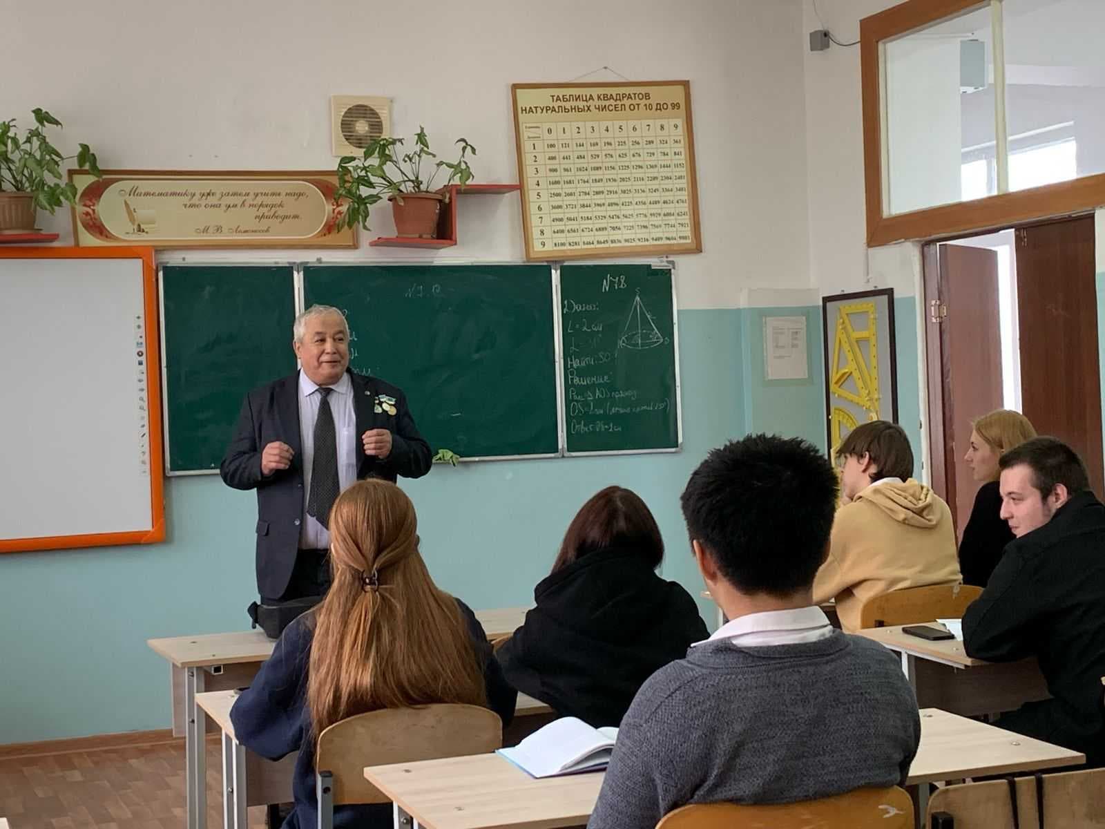 The Higher School of Natural Sciences held career guidance meetings in the west of the country — 4