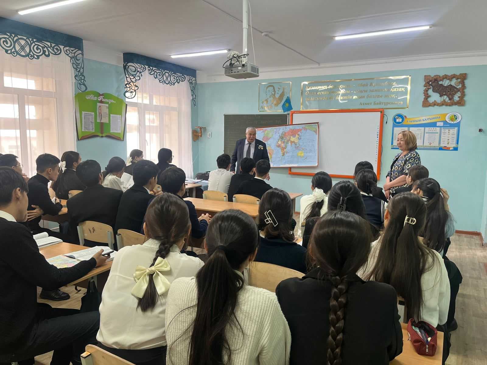The Higher School of Natural Sciences held career guidance meetings in the west of the country — 5