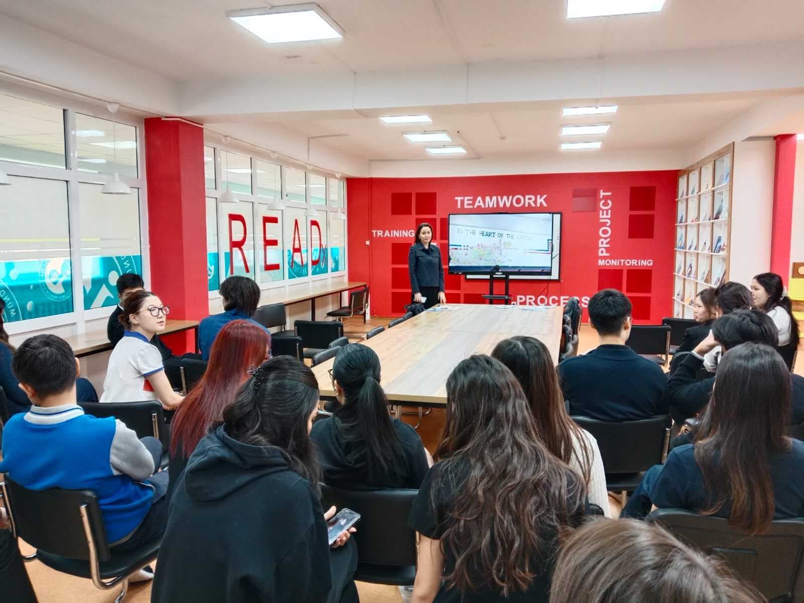 Teachers of the Higher School of Natural Sciences of Astana International University conducted career guidance among 11th grade students in several schools of the city — 1