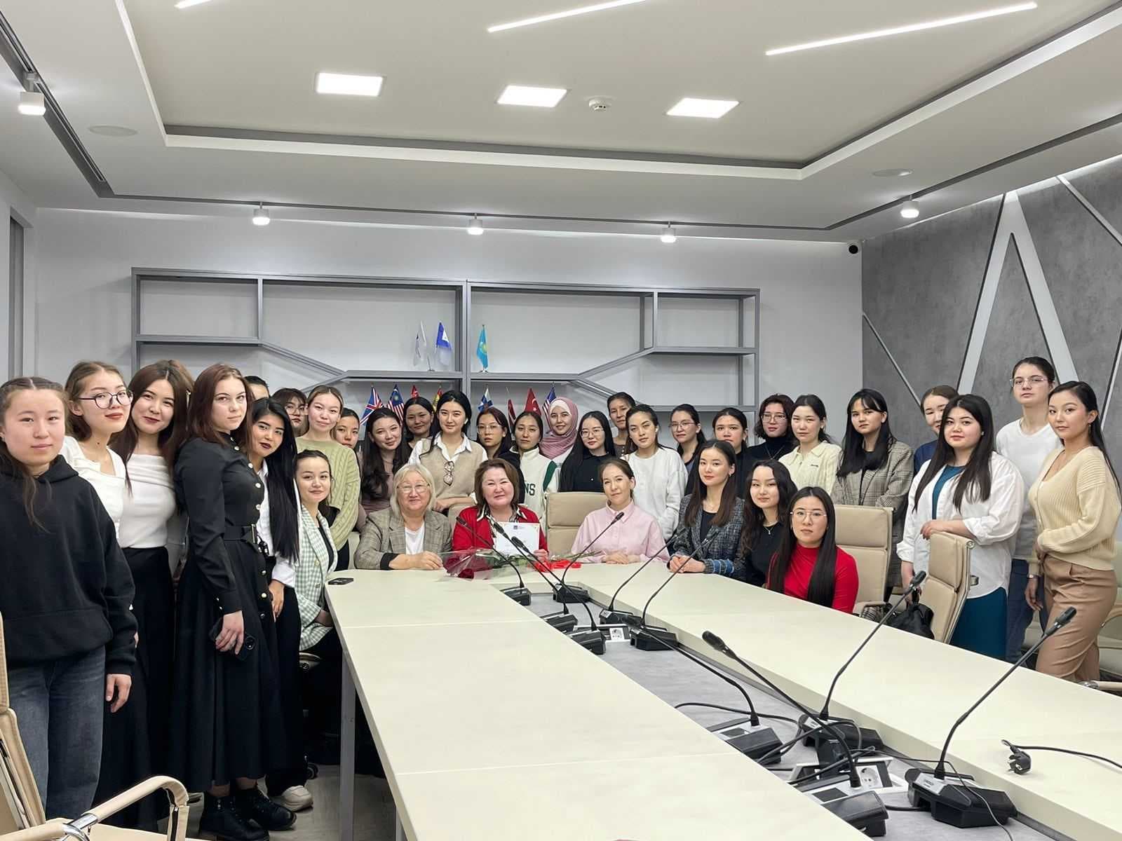 MEETING STUDENTS WITH STAKEHOLDER — 1