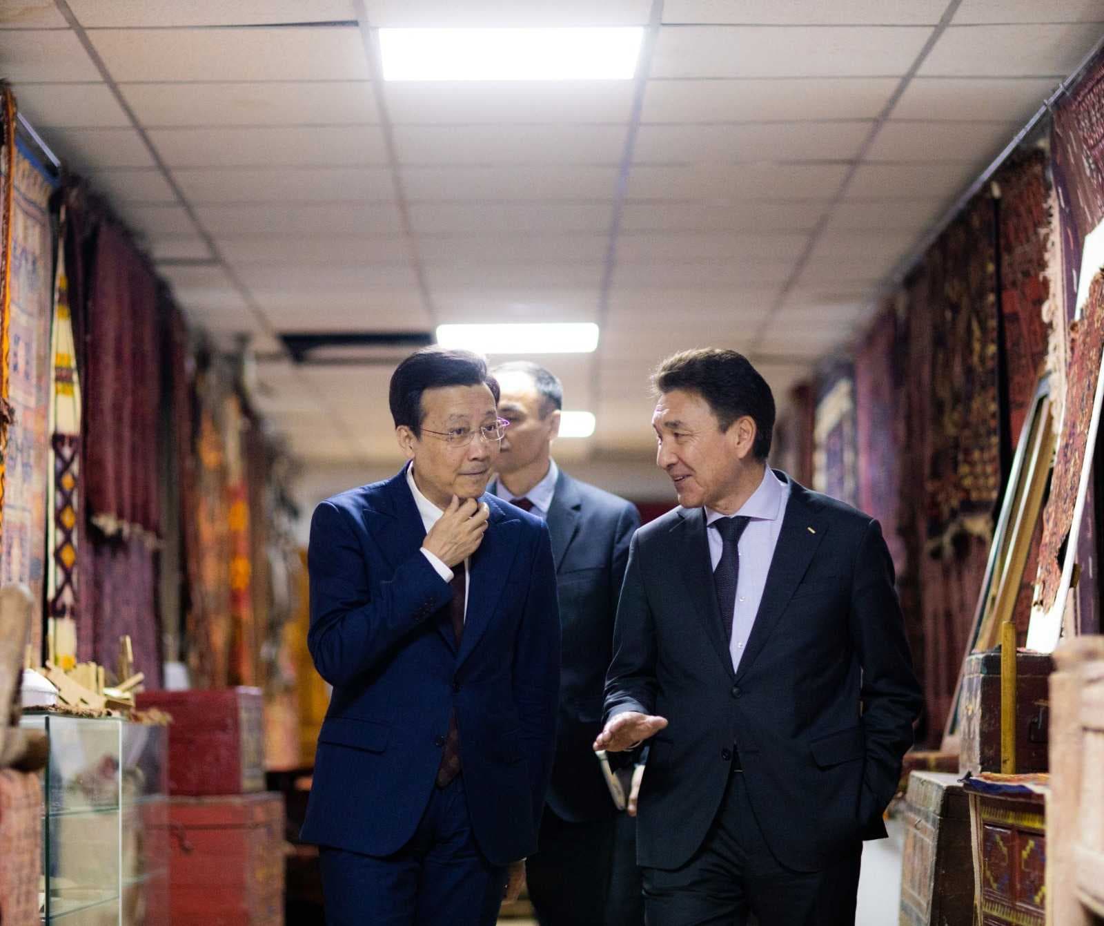 The Ambassador of the People's Republic of China to the Republic of Kazakhstan visited Astana International University — 5