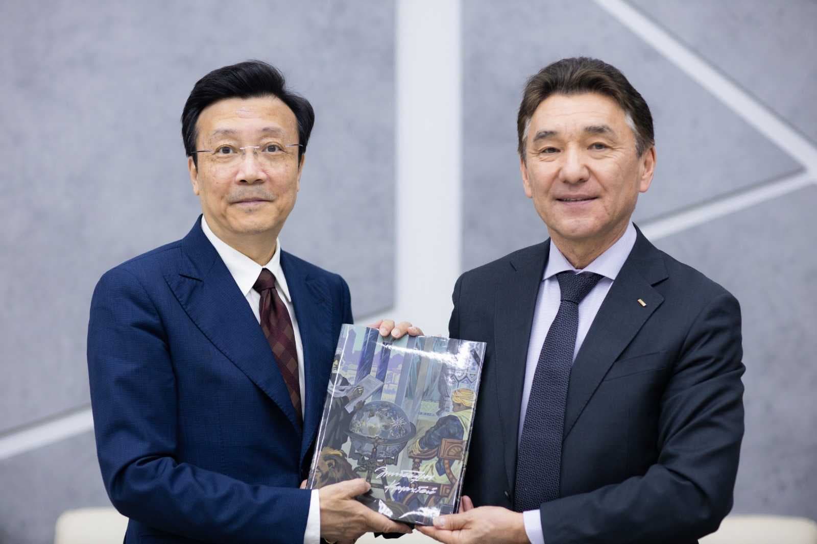 The Ambassador of the People's Republic of China to the Republic of Kazakhstan visited Astana International University — 2