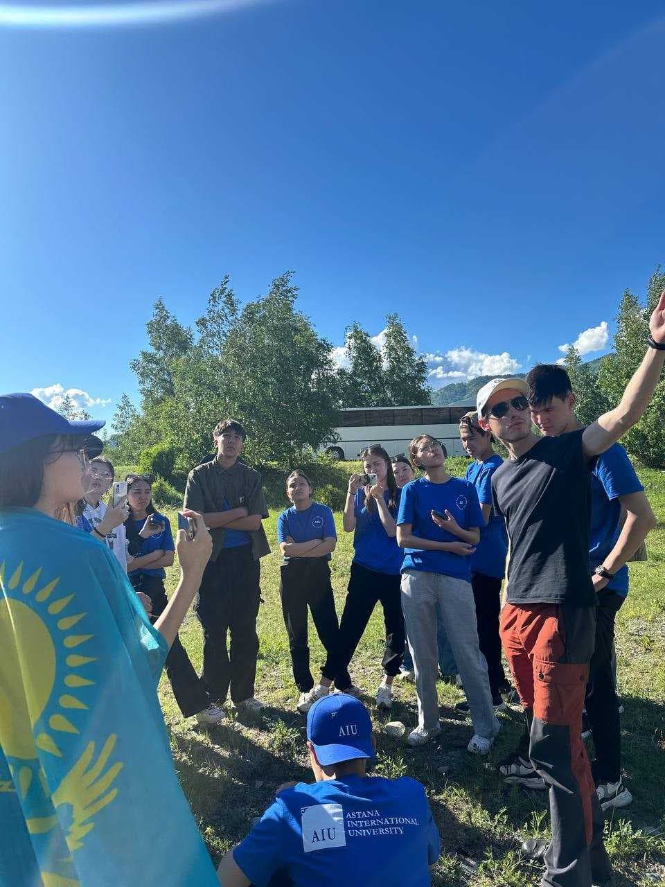 2024 жылдың наурыз айынан бастап Astana International University-ге ғылыми тағылымдамадан өту үшін Острава университетінің (Чехия, Острава қ.) докторанты Андрюс Толочка келді. Эндрюс 1 курс студенттеріне бірқатар дәрістер, сондай-ақ 2-3 курс үшін Статистика пәні бойынша практикалық сабақтар өткізді. Биыл ШҚО Катонқарағай ұлттық паркінде өткен бірінші курс географтарына арналған оқу-далалық практикаға қатысты. — 6
