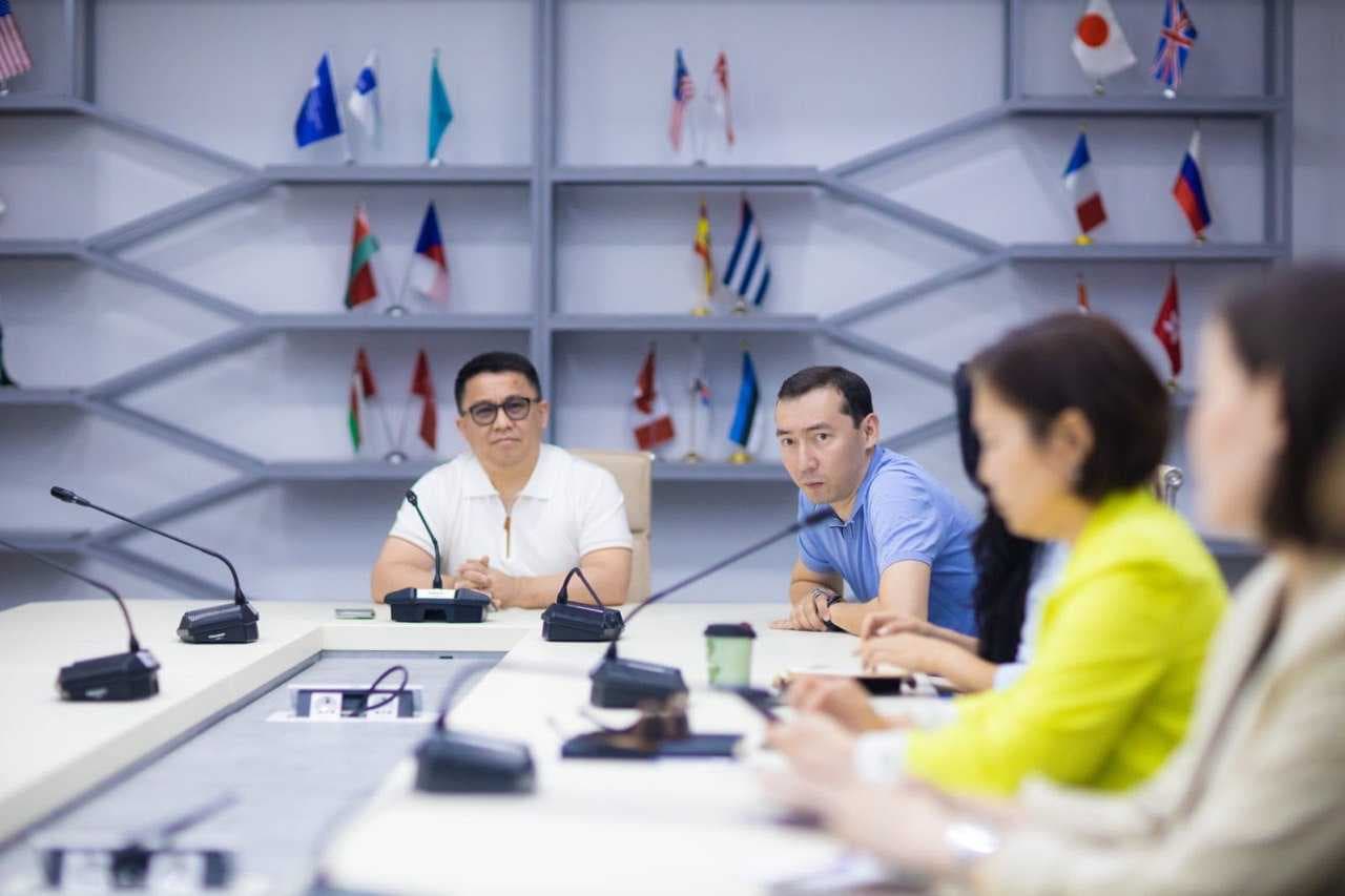 Meeting with Syracuse University researcher B.Bokaev — 6