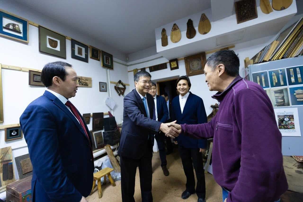AIU and UIBE: Signing ceremony of the agreement on the joint Kazakh-Chinese Institute of International Business and Economics! ✨ — 5