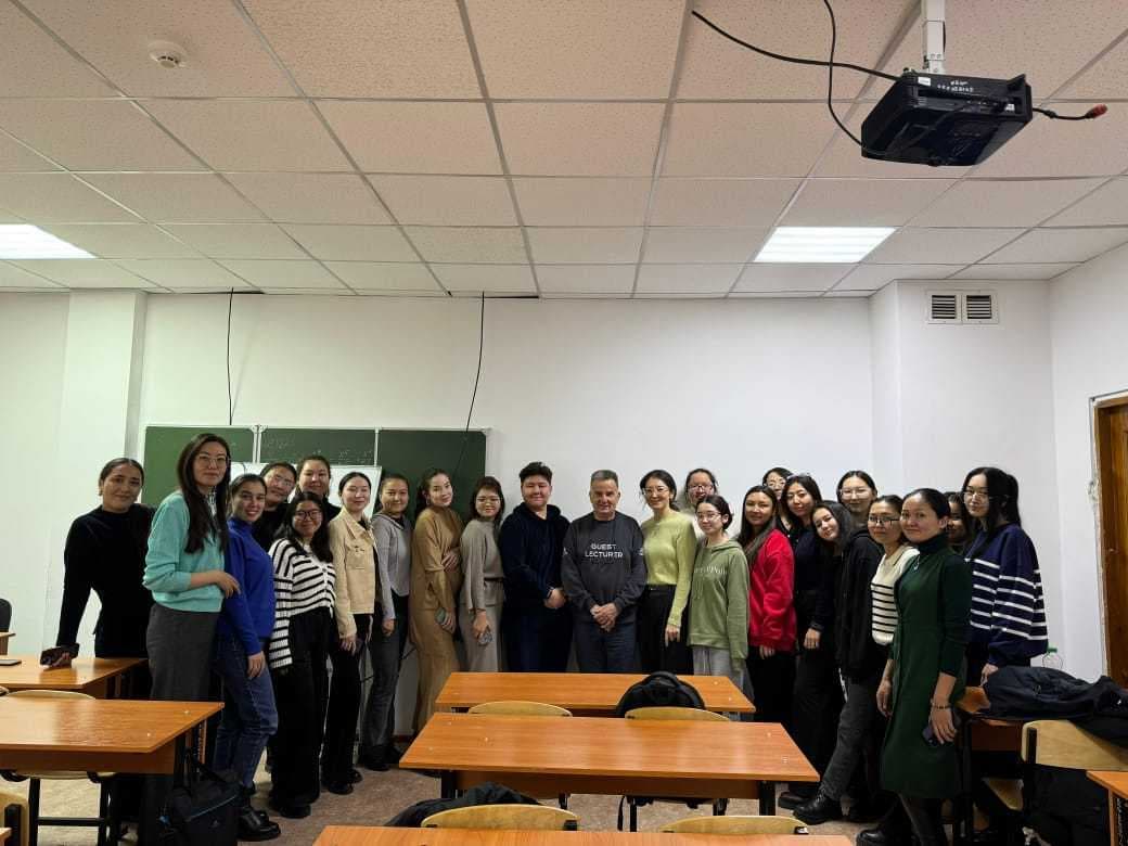 Innovations in Education: A lecture by Henk Frencken at AIU — 1
