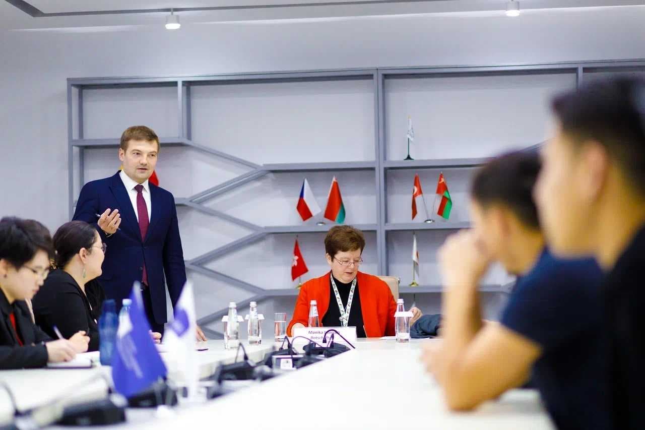 Германия Елшісі Astana International University-де қонақ дәріс өткізді — 6