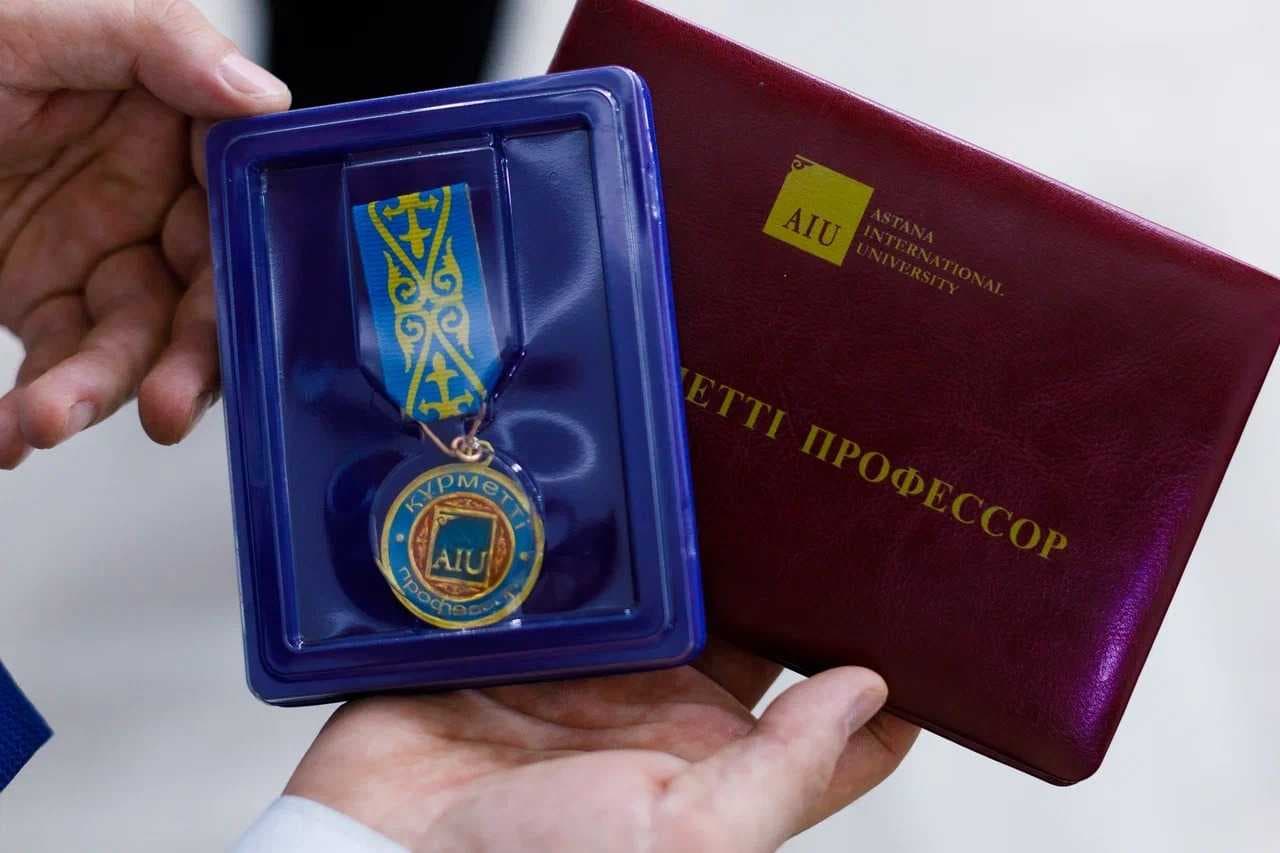The CSTO Deputy Secretary General MASADYKOV Taalatbek Shamudinovich  becomes Honorary Professor of AIU — 3