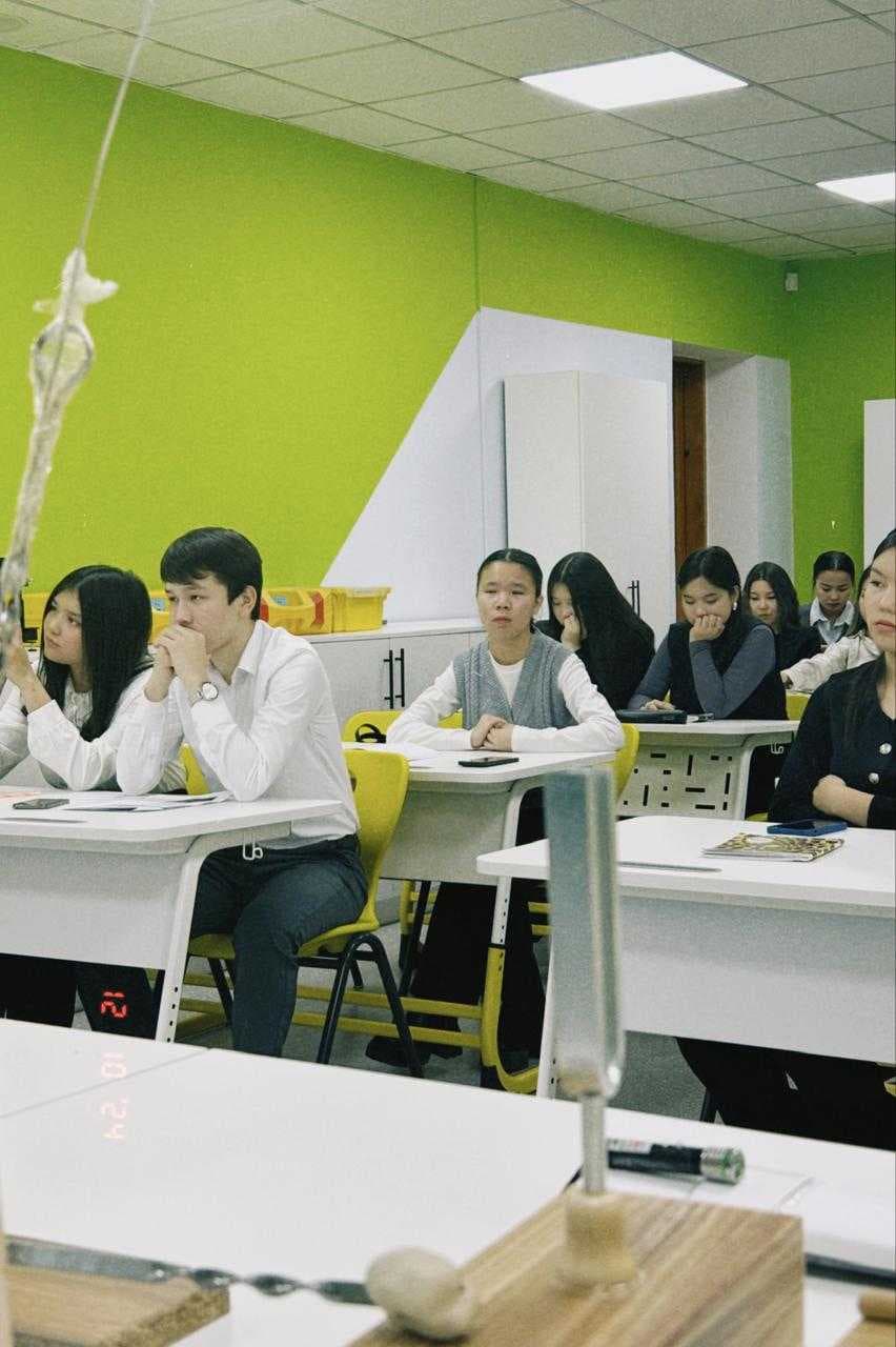 "Journey into the World of Oscillations and Waves": Conference Lesson for Group "Physics-24" — 3