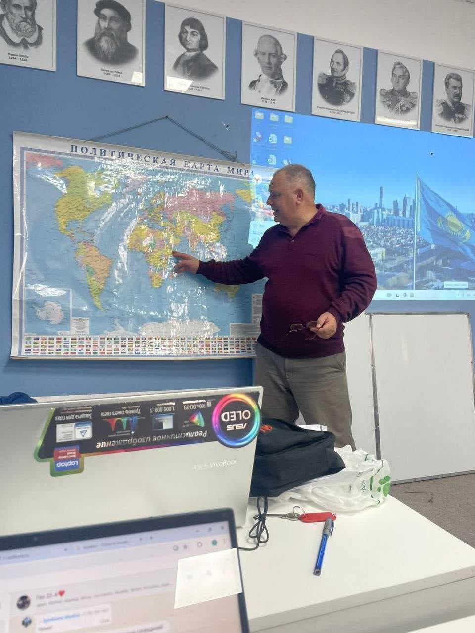 A Turkish Professor Delivered Lectures to AIU Students — 1