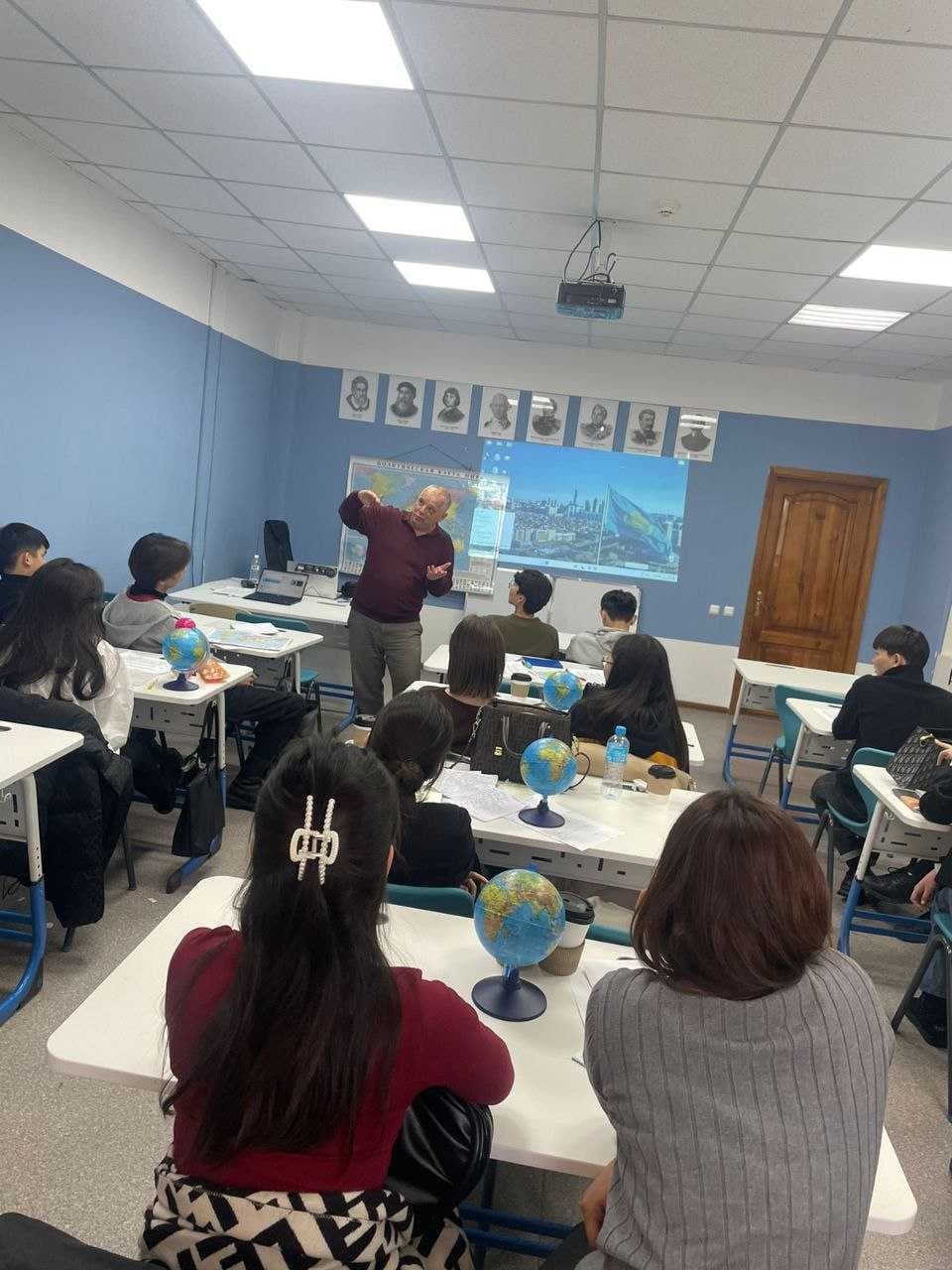 A Turkish Professor Delivered Lectures to AIU Students — 2