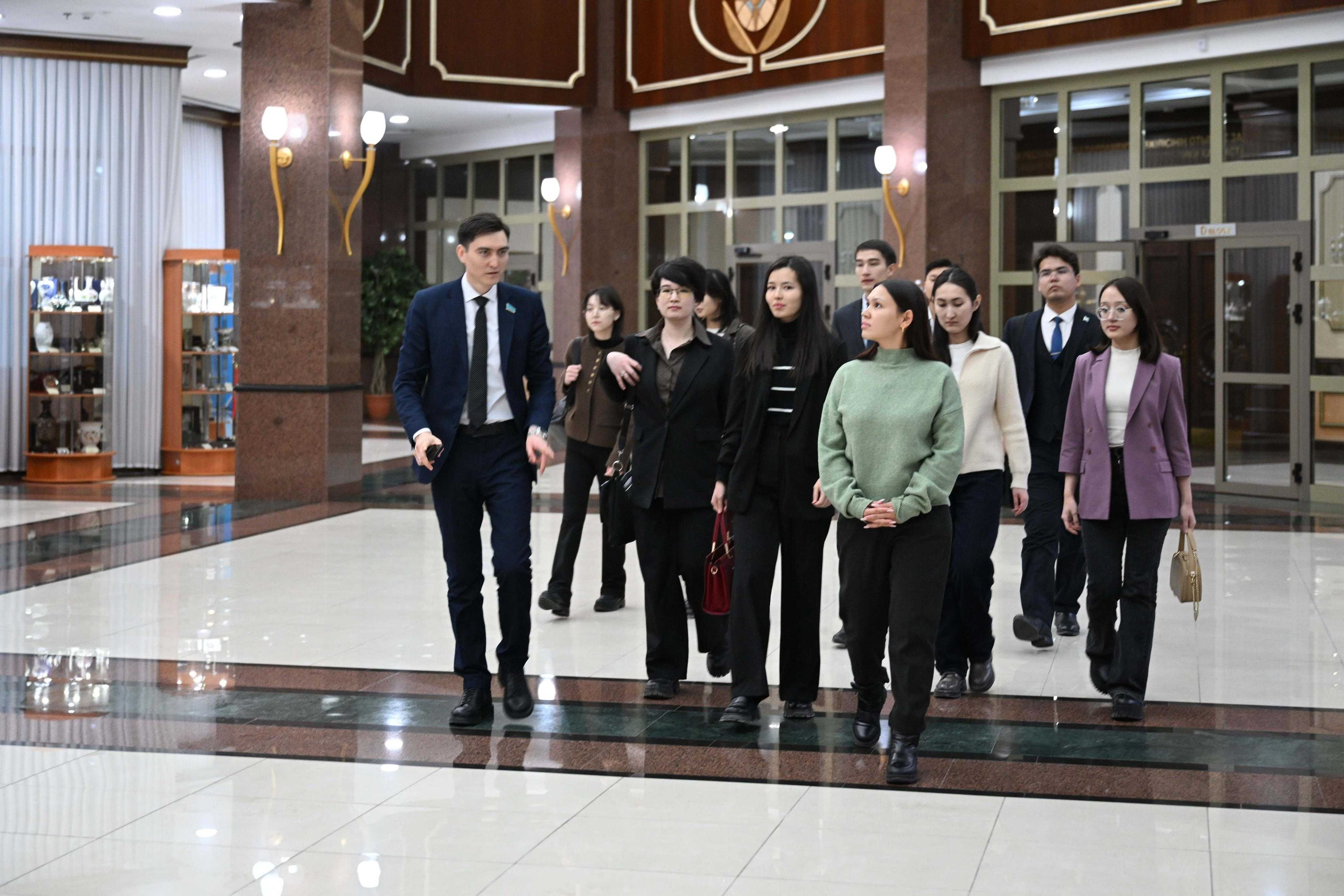 Students of the School of Arts and Humanities visited the Parliament of the Republic of Kazakhstan — 1