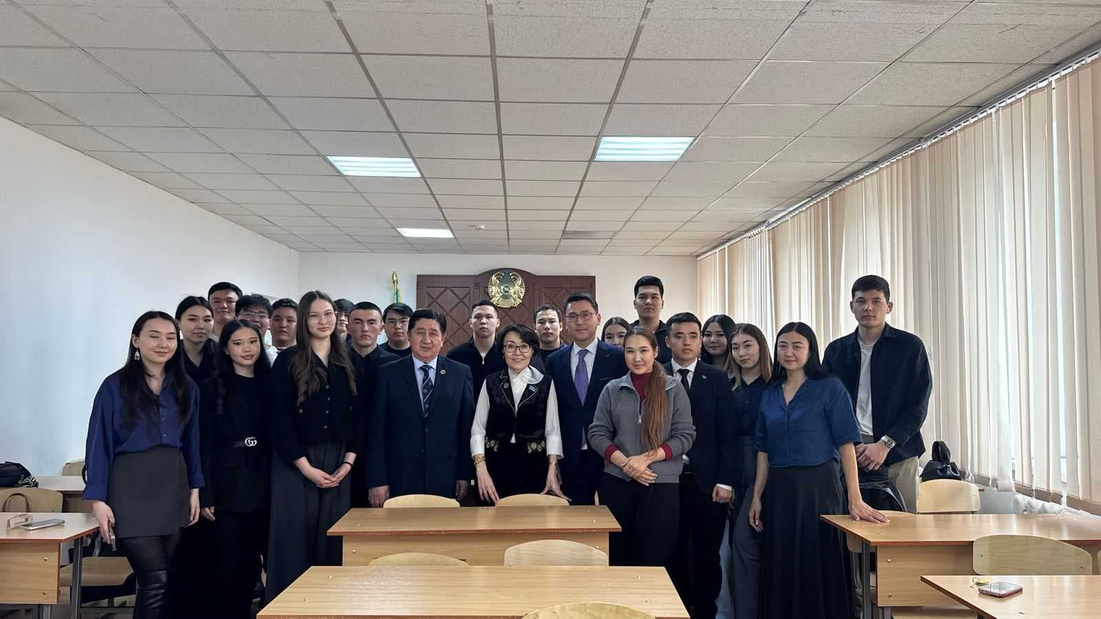 AIU-да Қазақстан Республикасы Парламентінің қызметі мен парламенттік құқыққа арналған ашық дәріс өтті — 1