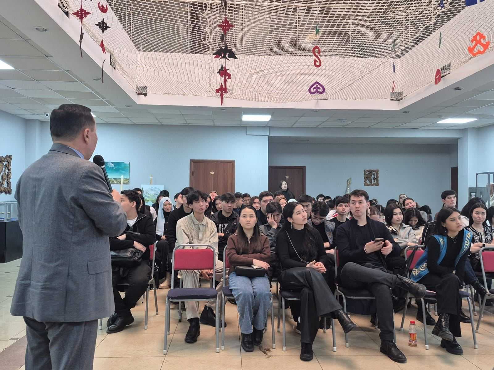 «Алаш заңгерлері»: AIU-де құқық, тарих және тәуелсіздік туралы дәріс өтті — 3