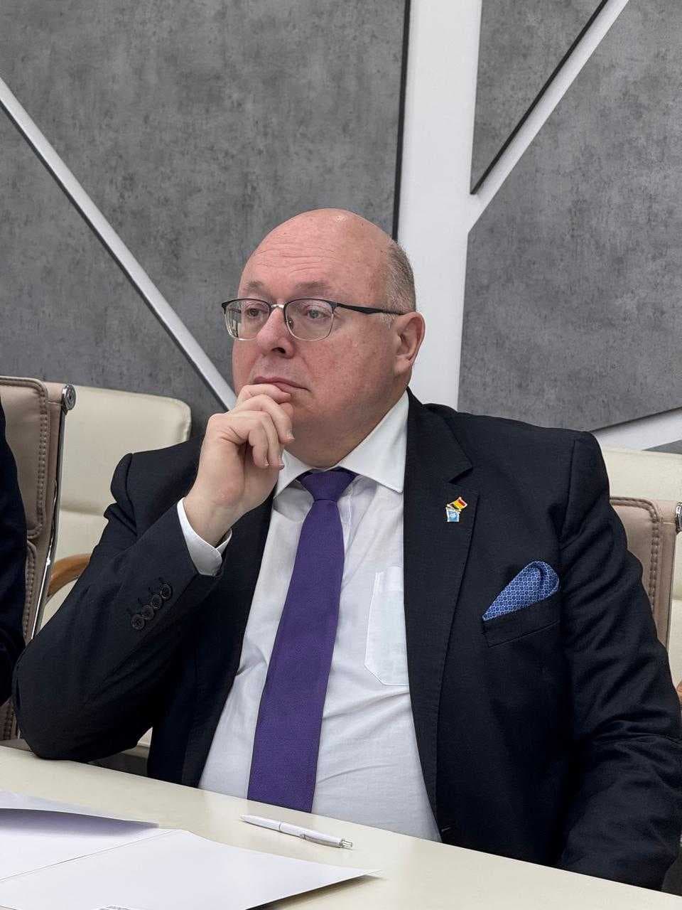 Diplomatic Visit: Discussing Educational Cooperation Between AIU and Belgium — 5