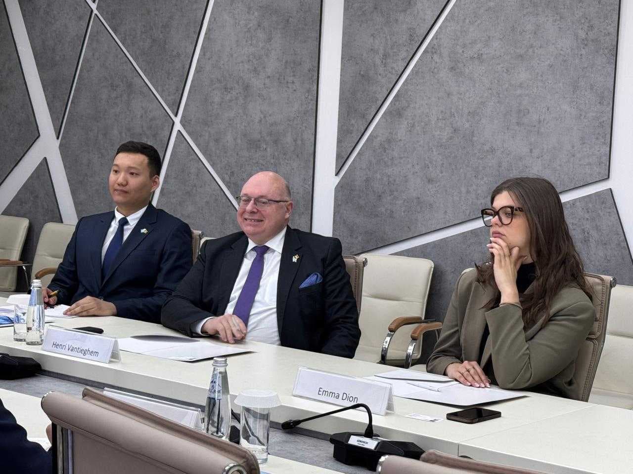 Diplomatic Visit: Discussing Educational Cooperation Between AIU and Belgium — 4
