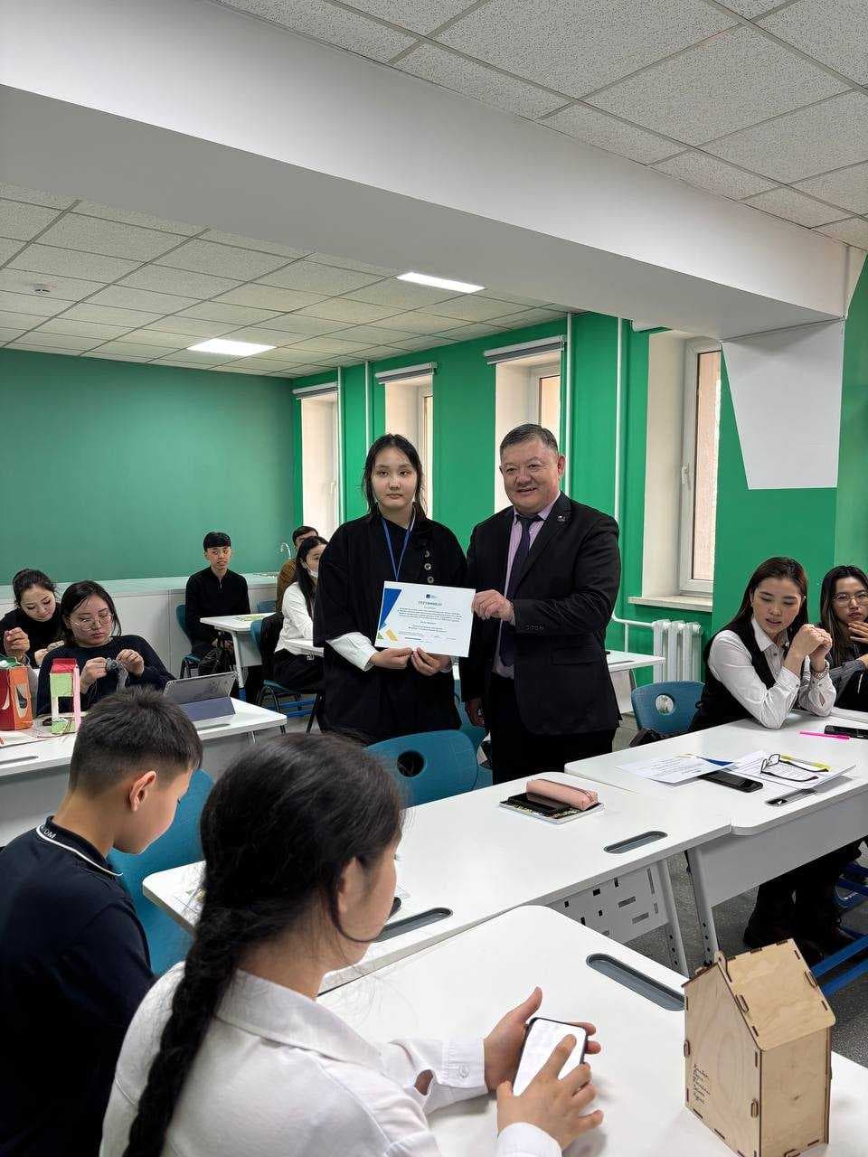 AIU-да «Қоршаған орта үшін жыл құстарының маңызы» тақырыбында дөңгелек үстел өтті — 1