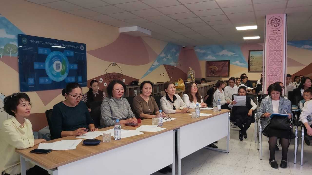 Participation of AIU Representatives in the School Scientific Project "Dara Zertteushi" — 1