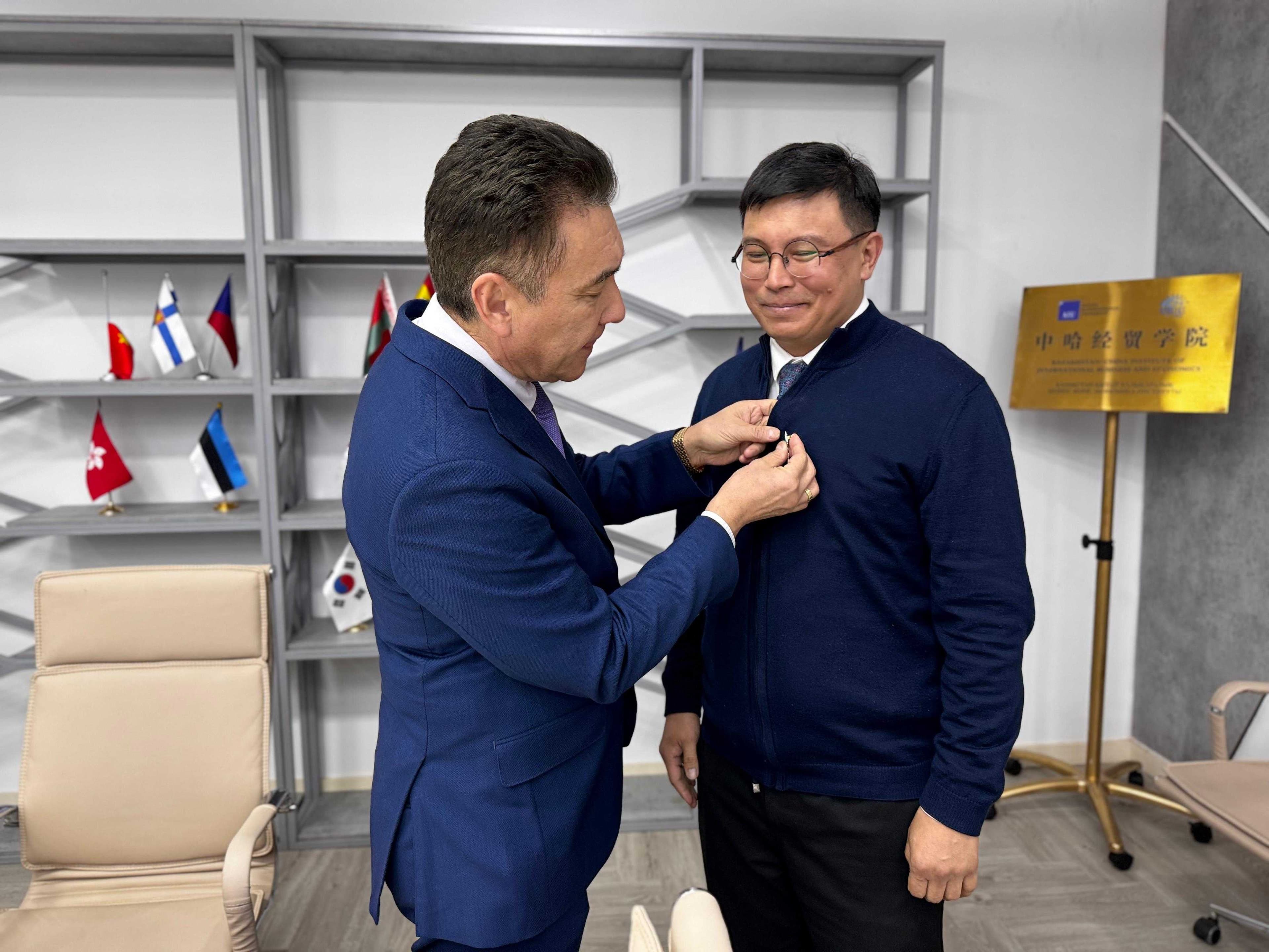 AIU Professor Receives High Ministerial Award for Science Day — 2