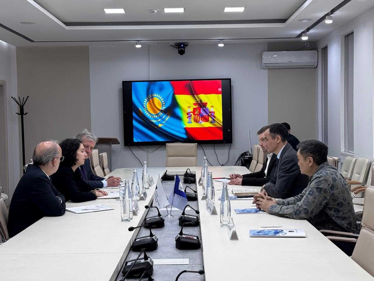 Испания Елшілігі өкілдерінің Astana International University-ге сапары — 10