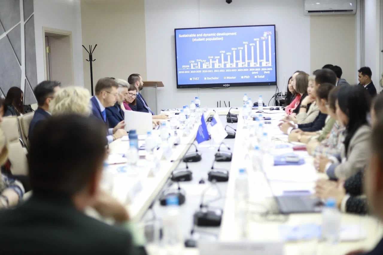 Astana International University took part in the international INT-KZ forum. — 1