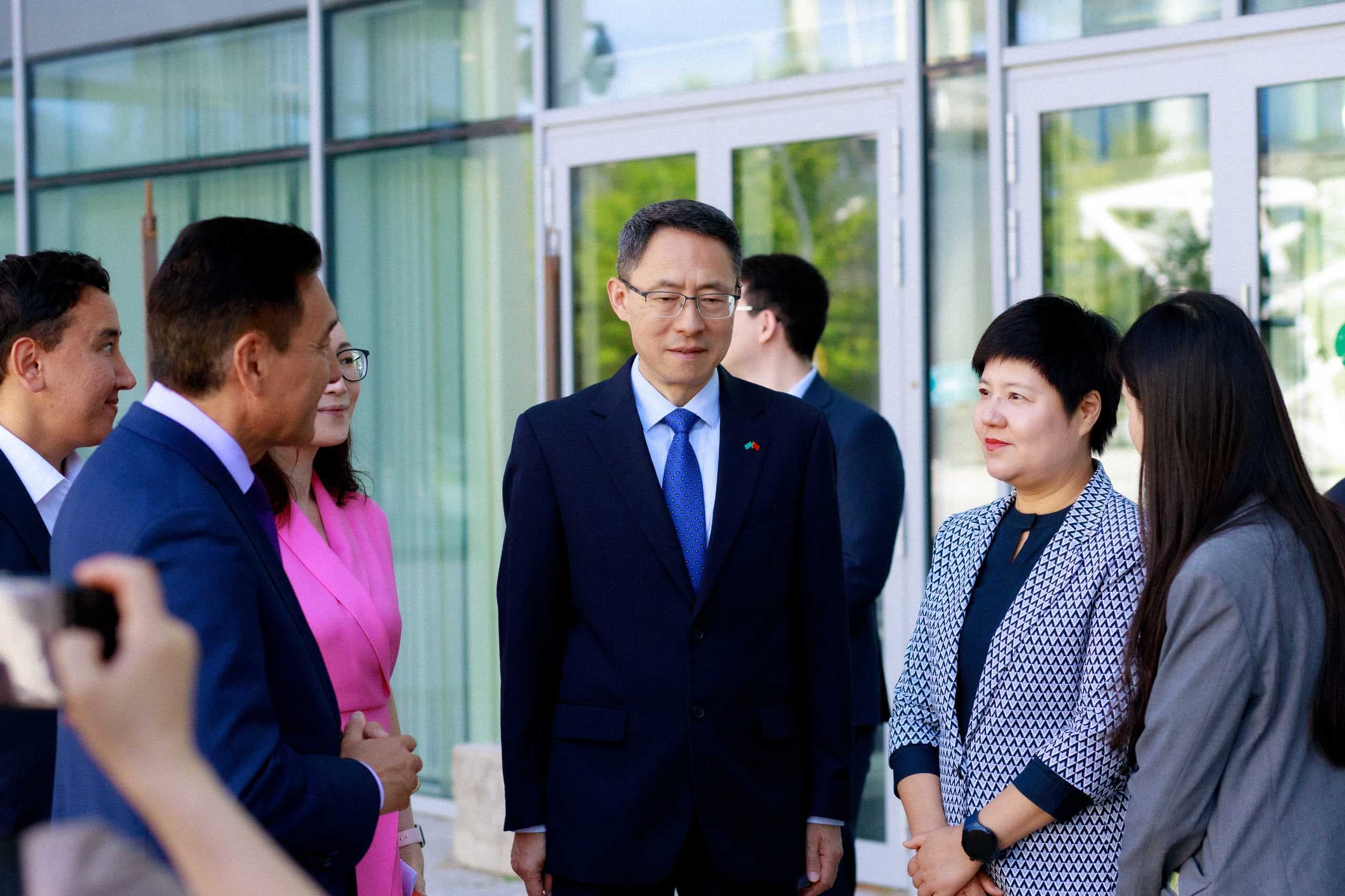 CPC Central Committee Delegation Visits BLCU Branch in Astana — 7