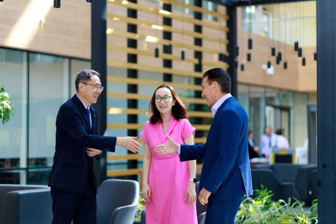 CPC Central Committee Delegation Visits BLCU Branch in Astana — 12