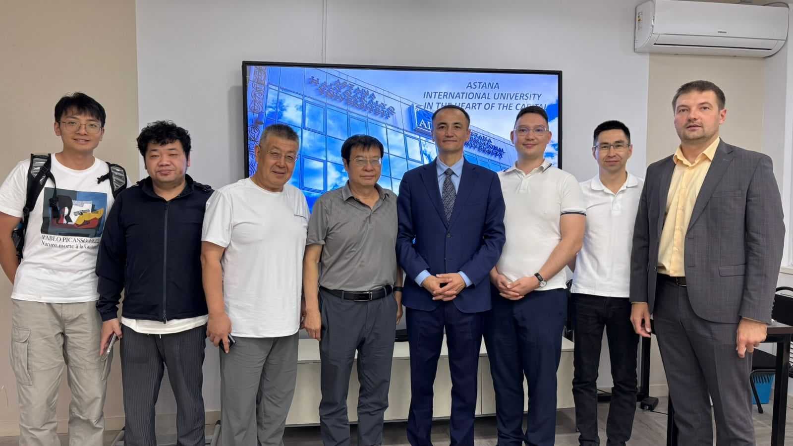 A delegation from Tsinghua University visited Astana International University — 1