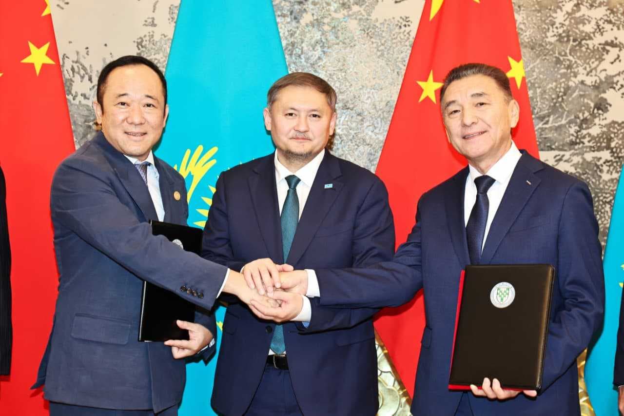 Astana International University and Beijing University of language and culture (BLCU) signed an agreement on the launch of a master's degree program in the BLCU branch in Astana — 1