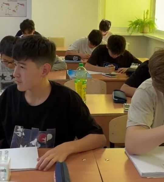 AIU Students and Master’s Candidates Conducted Chemistry Lessons for Schoolchildren within KIOT Junior — 2