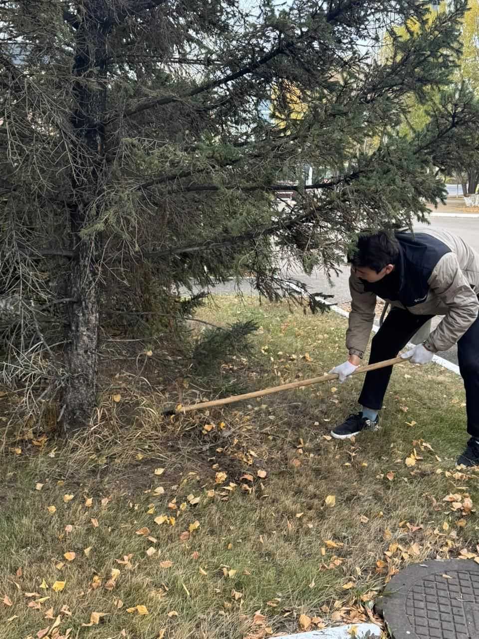 The Astana International University (AIU) held a cleanup day as part of the nationwide Taza Kazakhstan campaign — 9