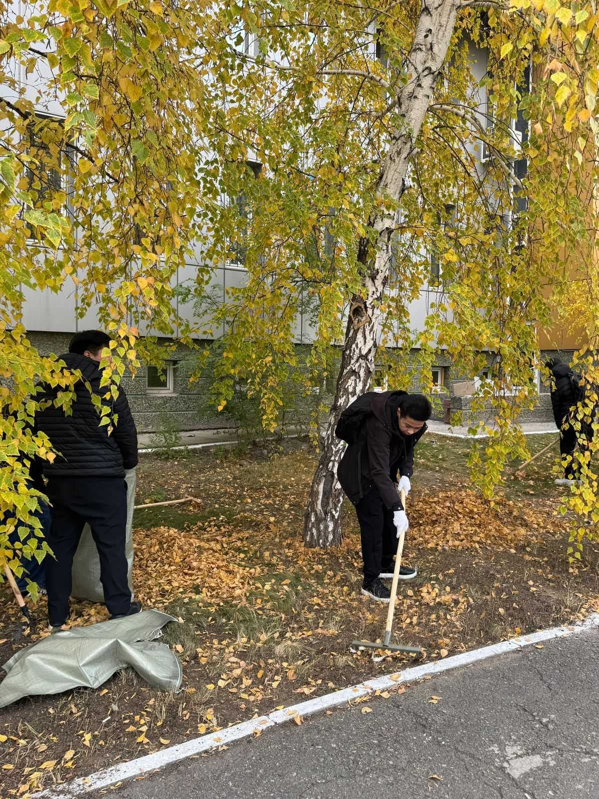 The Astana International University (AIU) held a cleanup day as part of the nationwide Taza Kazakhstan campaign — 8