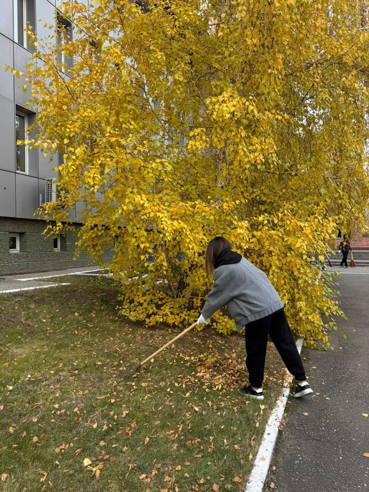 The Astana International University (AIU) held a cleanup day as part of the nationwide Taza Kazakhstan campaign — 10