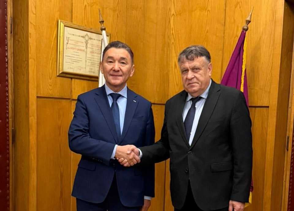 Астана халықаралық университетінің делегациясы  София университетінің ғылыми конференциясына қатысты — 1