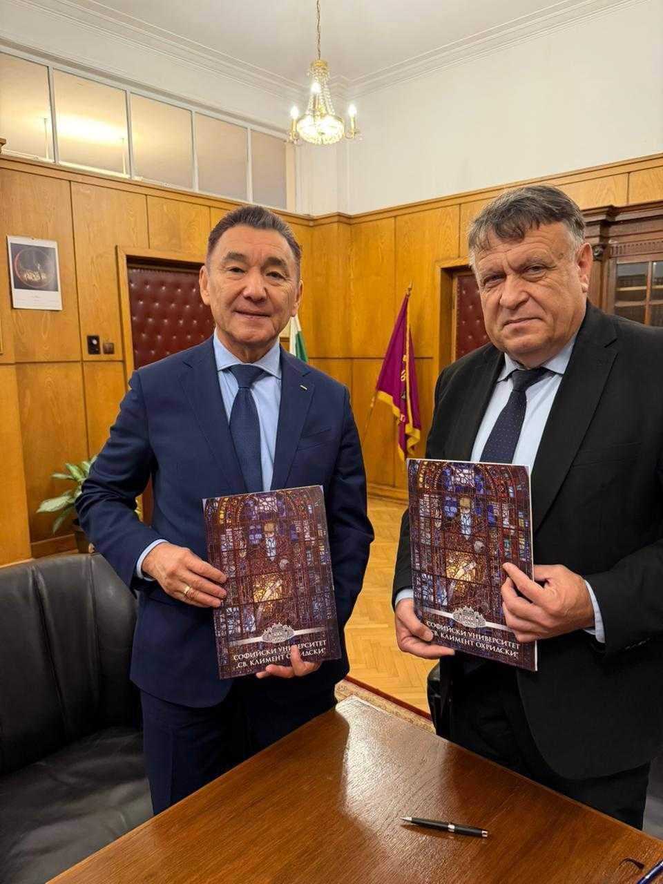 Астана халықаралық университетінің делегациясы  София университетінің ғылыми конференциясына қатысты — 4