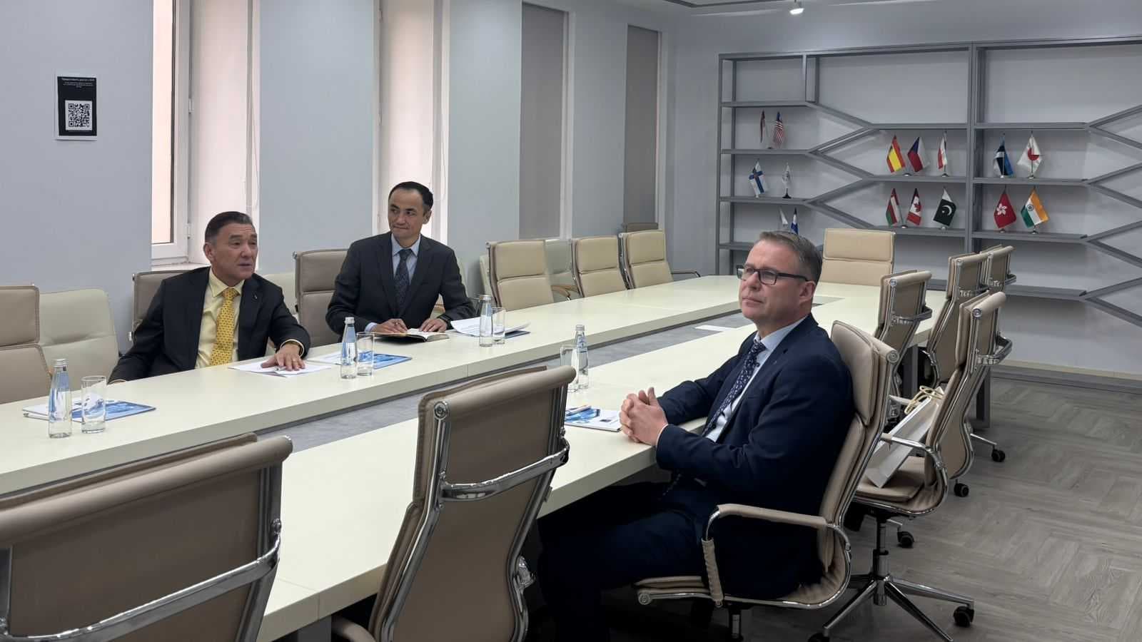Today, a meeting with Egidijus Navikas, Ambassador Extraordinary and Plenipotentiary of the Republic of Lithuania to the Republic of Kazakhstan, was held at Astana International University. The main topic of the meeting was the development of cooperation between Kazakhstan and Lithuania in higher education, academic mobility, and international educational programs. The meeting was attended by Astana International University President Serik Irsaliev, along with representatives of the management and International Cooperation Department. The parties di — 5
