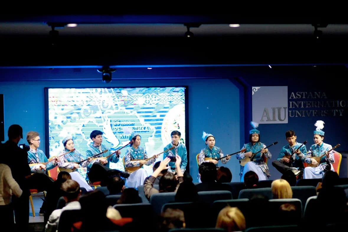 AIU Presented Letters of Appreciation to the Teaching Staff in Honor of Republic Day — 6