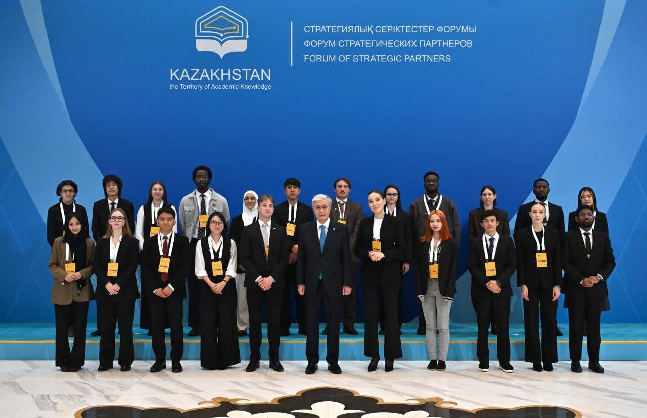 AIU student meets with the Head of State — 1