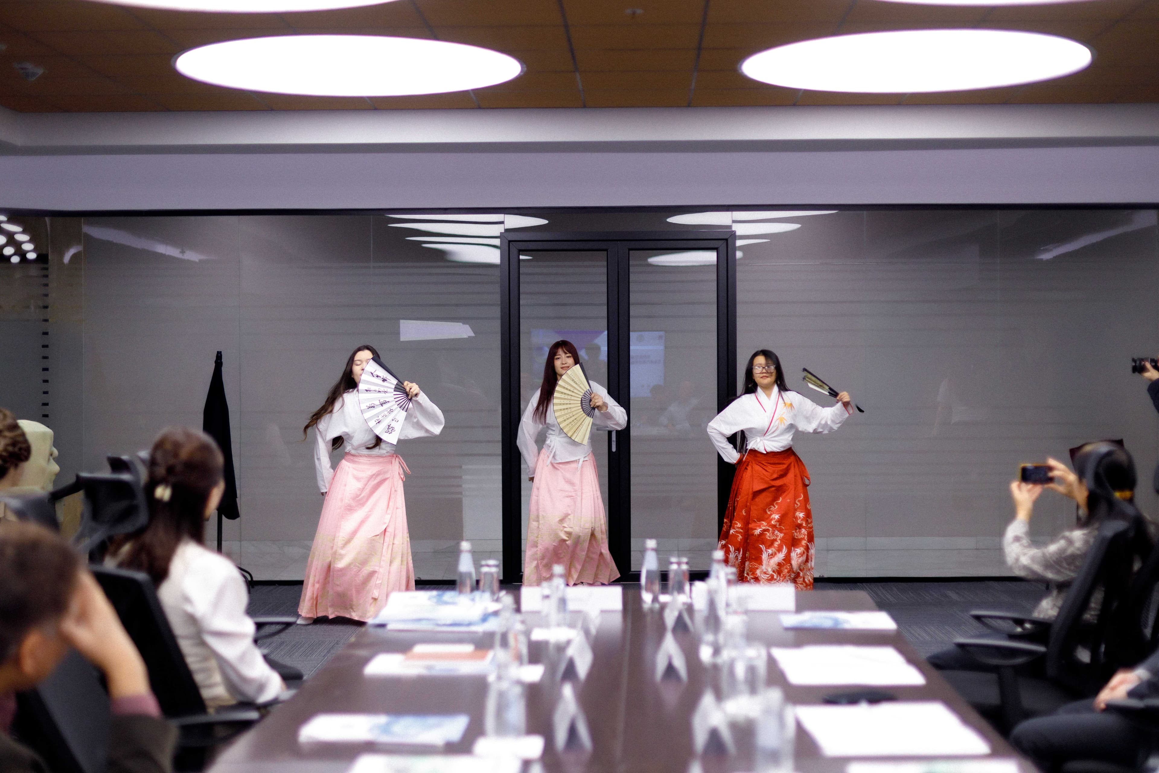 President Duan Peng visited the Beijing Language and Culture University branch at AIU. — 7
